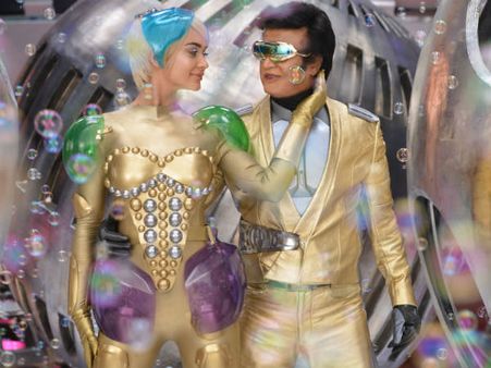 2.0 வசூல்-3 நாட்களில் ரூ. 200 கோடி, ஒரே நாளில் ரூ. 200 கோடி: சொல்கிறது லைகா