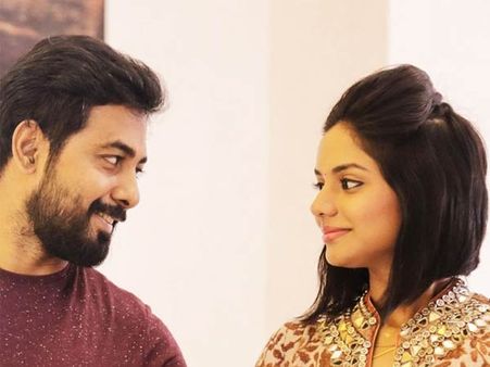 ‘பிக் பாஸ்’ புகழைச் சரியாகப் பயன்படுத்திக் கொள்ளும் ஐஸ்.. கை நிறைய படங்கள்!