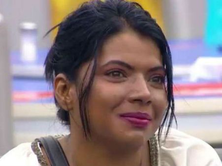 மொபைல் கேம் விளையாடி பார்வையை இழந்த பிக் பாஸ் நடிகை... ரசிகரிடம் உருக்கம்!