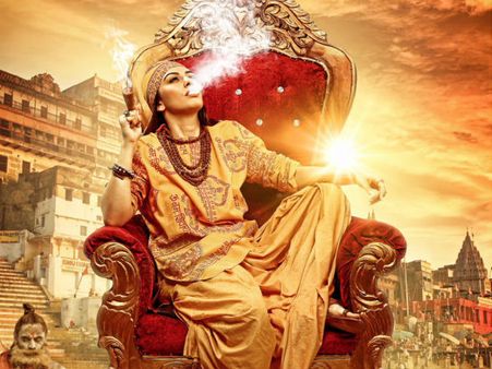 மஹா போஸ்டர் சர்ச்சை.. இதற்கு தானே ஆசைப்பட்டாய் ஹன்சிகா!