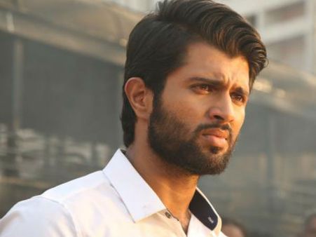 பிளாஷ்பேக் 2018: பிழைக்கத் தெரியாதவராக இருக்கிறாரே இந்த விஜய்