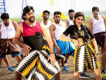 இவ்வளவு சீக்கிரம் நிறைவேறிய ஓவியா-ஆரவ் ரசிகாஸின் ஆசை: போட்ரா வெடிய