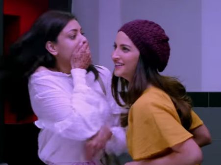 'முன் பின் சேர்த்து பார்த்தால் அர்த்தம் புரியும்'... காஜலின் சர்ச்சை காட்சி பற்றி இயக்குனர் விளக்கம்