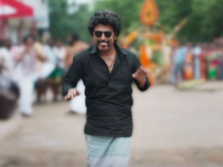 ட்விட்டரை உலக அளவில் அதிர வைத்த பேட்ட ட்ரெய்லர் #PettaTrailer