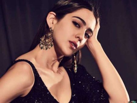 இந்த வாரிசு நடிகைக்கு கண்ணடிக்க தெரியலையாம்யா