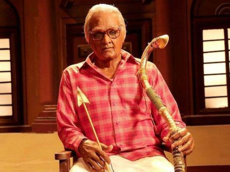 #Seethakaathi படம் பார்க்கப் போகிறீர்களா?, வயிறு பத்திரம்- ட்விட்டர் விமர்சனம்