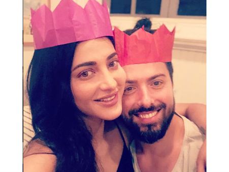 எம்மதமும் சம்மதமே: அமெரிக்காவில் காதலருடன் கிறிஸ்துமஸ் கொண்டாடிய ஸ்ருதி ஹாஸன்