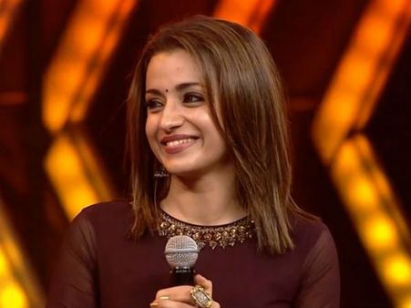 பேட்ட படத்துல ''ஜானுக்கு'' என்ன காஸ்டியூம்.. அதே ''96'' மஞ்சள் சுடிதாரா?.. திரிஷா க்யூட் பதில்!