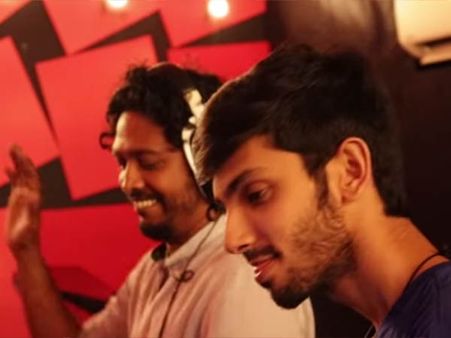 #Ullaallaa ஸ்னீக்பீக்: அடுத்தடுத்து தெறிக்கவிடும் அனிருத் #Petta