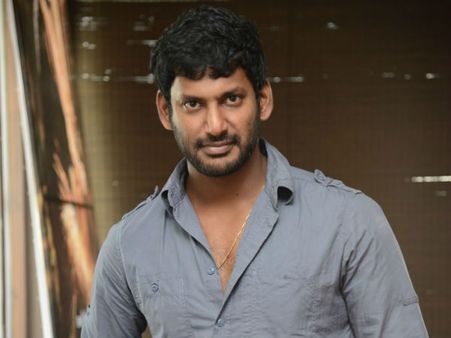 'அன்டர் அரஸ்ட்'டில் இருக்கும்போதே ட்வீட் செய்யும் விஷால்: புரட்சி தளபதிடா!