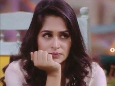 ஆசிட் வீசுவேன்: பிக் பாஸ் பிரபலத்தை மிரட்டிய நெட்டிசன்