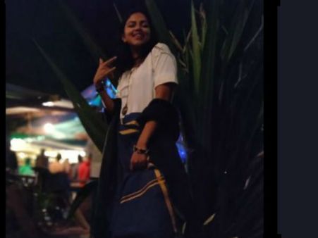 ஆசை ஆசையாக லுங்கி அணிந்த அமலா பால்: கழுவிக் கழுவி ஊற்றும் நெட்டிசன்ஸ்