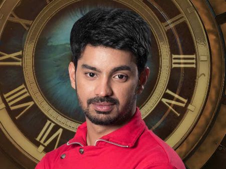 போஸ்டர் சர்ச்சை.. வேண்டுமென்றே மஹத்தை நெட்டிசன்களிடம் வாங்கிக் கட்ட வைத்த இயக்குநர்!