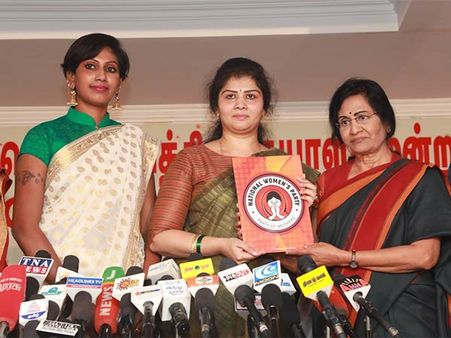 அரசியலில் குதித்த பிக் பாஸ் நித்யா.. பெண்கள் கட்சிக்கு தலைவரானார்!