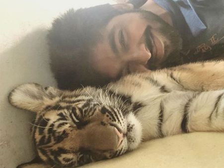 புலி மார்னிங், புலி ஈவினிங்: இந்த நாள் ஜி.வி. பிரகாஷுக்கு புலி நாள்