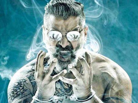 நாங்களும் ஸ்வீட் கொடுப்போம்ல... ரஜினி, அஜித்துடன் பொங்கல் ரேஸில் இணைந்த விக்ரம், ராகவா லாரன்ஸ்!