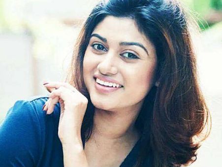 “பிரண்டிடா.. நாங்க பிரண்டிடா..” ஓவியா ஆர்மிக்கு புது ‘ரிங்டோன்’ தந்த சிம்பு!