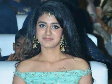 இந்த நடிகை கண்ணடிச்சா மட்டும் இல்ல டாட்டூ போட்டாலும் டிரெண்ட் தான்