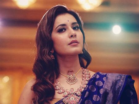 ஒரே நேரத்தில் 2 விஜய் படங்கள்: சத்தமில்லாமல் அடிச்சித் தூக்கும் ராஷி கன்னா