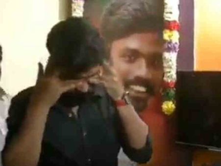 இறந்த ரசிகனின் வீட்டிற்கு சென்று கதறி அழுத சிம்பு: வைரல் வீடியோ