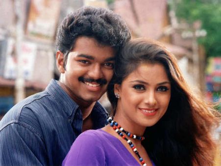 துள்ளாத மனமும் துள்ளும் படத்தை வாரா வாரம் தியேட்டரில் பார்த்த நடிகர் #20YearsOfEvergreenSuperhitTMT