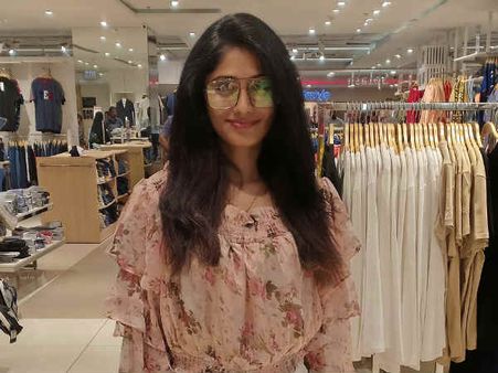 90 எம் எல் ஸ்னீக் பீக்.. நீங்க அப்பவே சொன்னீங்க ஜூலி.. நாங்கதான் ஓவியா பத்தி நம்பல!