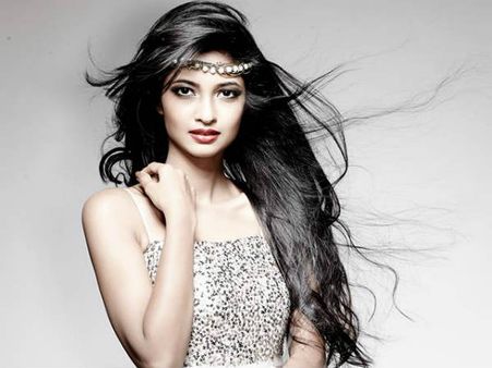 நடிகையாகும் பிரபல ஹீரோவின் மகள்: பொண்ணு ரொம்பத் தெளிவு