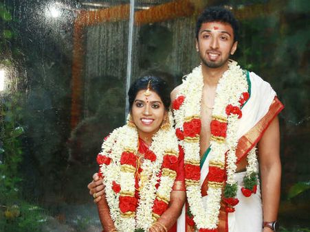 ரஜினி மகளுக்கு மட்டுமல்ல.. இந்த பிரபல நடிகரின் மகனுக்கும் இன்று தான் டும் டும் டும்!