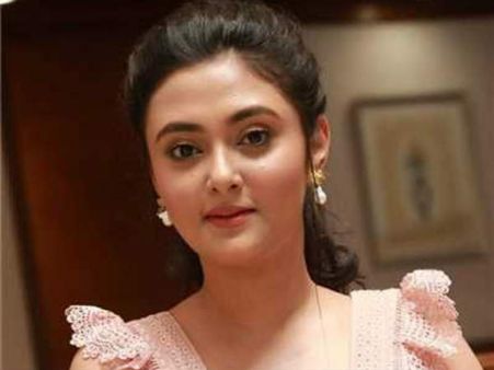 வர்மா நடிகை 'அப்படியா'ன்னு கேட்டபோது பயந்தது மாதிரியே நடந்துவிட்டது