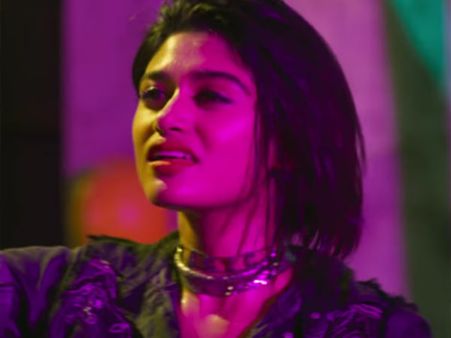 இப்ப வேணாம்.. அடுத்த வாரம் பாத்துக்கலாம்.. ஓவியா செம ஸ்மார்ட்