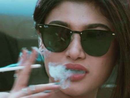 90 ML release: சிம்பு மாதிரியே அதிரடி முடிவு எடுத்த ஓவியா!