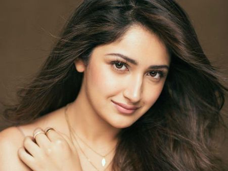 ஆர்யா புருஷனாக வரும் நேரம்: சயீஷாவுக்கு அடித்த யோகம்