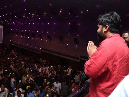 சிம்புவுக்கு 2, 3 ரசிகர்கள் தான் இருக்காங்களா?: அப்போ இது எல்லாம் யாரு?