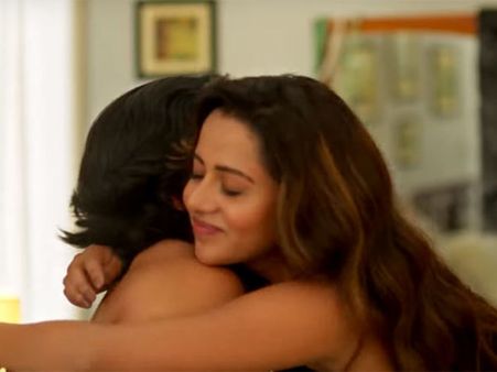 Varma: வர்மா கைவிடப்பட்ட கதை... ஆரம்பத்தில் இருந்தே இப்டி தான்... விக்ரம் மகனுக்கு நேரமே சரியில்லை!