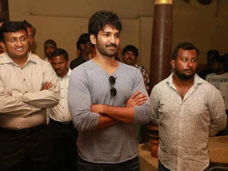 ஹன்சிகாவின் புதிய 'பார்ட்னர்' இந்த பிரபல நடிகர் தான்!