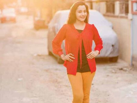 லைட்டிங்கால் அசிங்கப்பட்ட அபர்ணதி.. போட்டோ போடுறதுக்கு முன்னாடி இதையெல்லாம் செக் பண்ணுங்கப்பா!