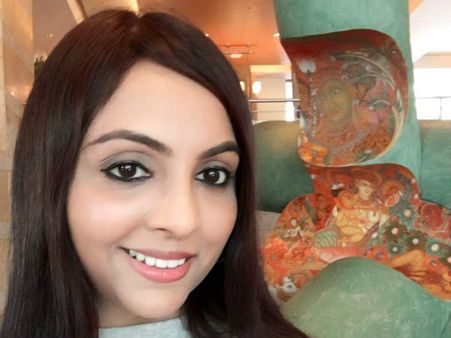 அய்யோ, ராதாரவி 'அப்படி' சொல்லியும் கூட யாரும் என்னை கண்டுக்கலையே: 90 எம்.எல். இயக்குநர்