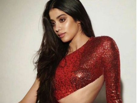 அடேங்கப்பா, ஸ்ரீதேவி மகளுக்கு கீர்த்தி சுரேஷ் மீது இவ்வளவு பாசமா?