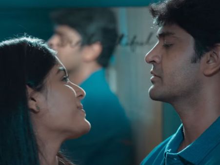 July Kaatril review: ஒரு முக்கோண காதலும்... இன்றைய இளம் தலைமுறையும்... ஜூலை காற்றில்! விமர்சனம்