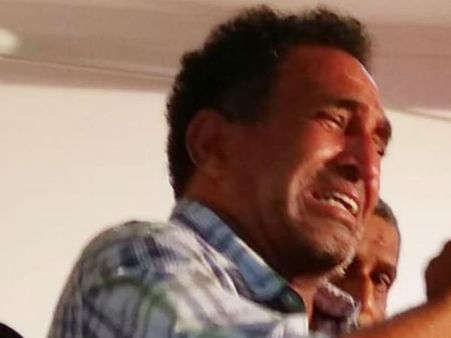 மாமனார், மாமியாரை ஒதுக்கி வைத்த கமீலாவுக்கு ஓட்டு போடாதீங்க: நாசர் தம்பி கண்ணீர்