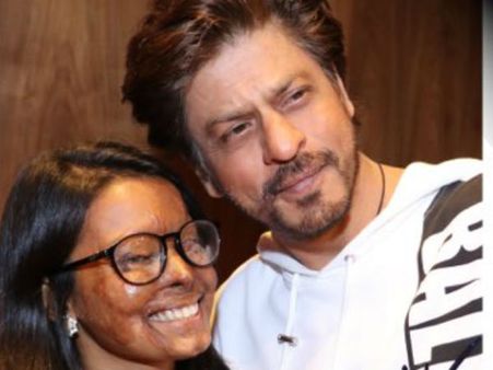 ஆசிட் வீச்சால் பாதிக்கப்பட்ட தங்கச்சிங்களுக்கு பிரார்த்தனை செய்ங்க: சூப்பர் ஸ்டார் உருக்கம்