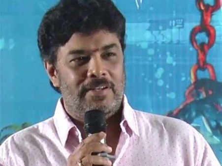 முதலில் காமெடியில் சம்பாதிங்க, அப்புறம் ஹீரோவாகி தொலைக்கலாம்: சுந்தர் சி.