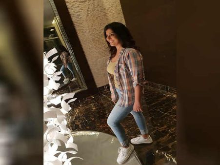 ஆண்கள் தினம் இல்லாதபோது நாம் ஏன் மகளிர் தினத்தை கொண்டாடணும்?: வரலட்சுமி