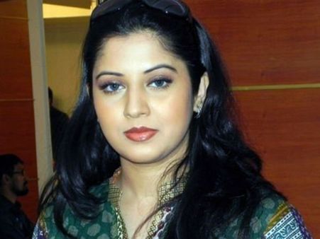 கை, கால் நல்லாத் தானே இருக்கு: சூர்யா ஹீரோயினை விளாசிய பிரபல ஹீரோ