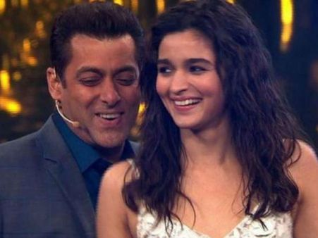 அப்பா வயது ஹீரோவுக்கு ஜோடி: வாரிசு நடிகை விளக்கம்