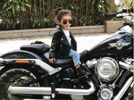 மகளுக்கு ஒன்றரை வயசாச்சு: க்யூட் போட்டோ வெளியிட்ட அசின்