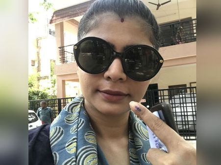 ஆசையா ட்வீட் போட்ட சின்மயி: மரண கலாய் கலாய்த்த இயக்குநர்