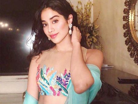 உங்கள் காதலர் வேறு ஒரு நடிகையை காதலிக்கிறாராமே?: ஜான்வி சொன்ன பலே பதில்