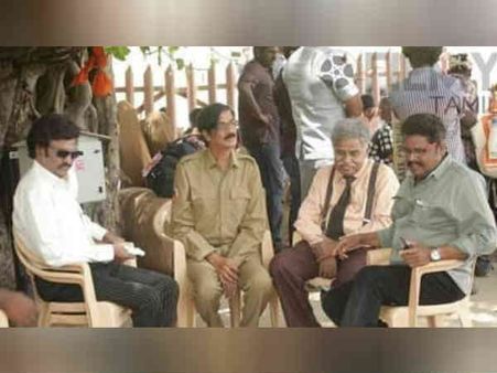 செளகிதார் மனோபாலாவும், ஊர்க்காவலன் ரஜினிகாந்த்தும்