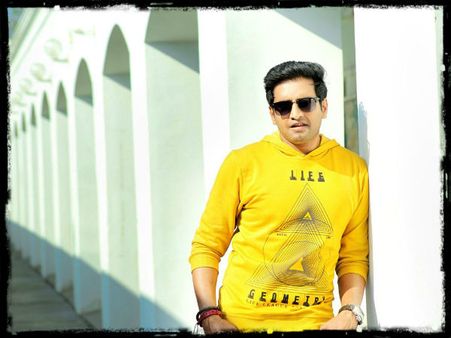 Scoop: ராஜேஷ் கேட்டும் மிஸ்டர் லோக்கலுக்கு நோ சொன்ன சந்தானம்... காரணம் சிவகார்த்திகேயன்!